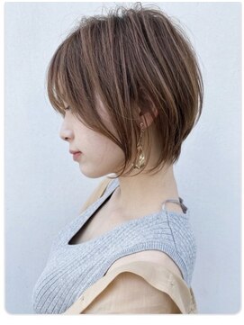 ブロッサム 東久留米店(Blossom) 丸みくびれレイヤー大人ショートボブ