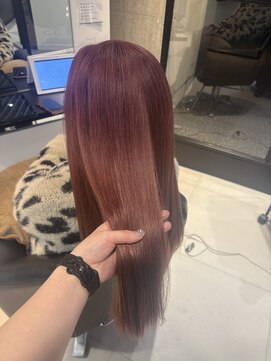 イワイナゴヤ(i i -IWAI NAGOYA-) 濃いめの甘すぎないピンクカラー