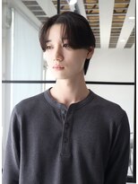 ホワイト(WHITE)&nbsp;ニュアンスセンターパート　ハンサムショート
