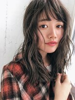 チェルシー 表参道 学生限定 縦落ちウェーブは「顔にかかる毛束」がポイント