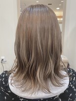 アルターリール(aL ter Rire)&nbsp;ミルクティーベージュ/ブリーチ/中村郁未