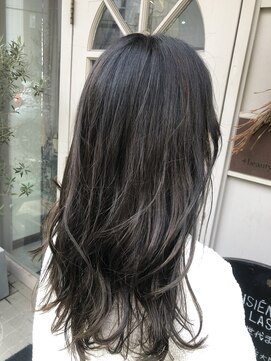 スアバイキキ(SuA by kiki.) レイヤーボブ/外ハネボブ/大人ショート/ニュアンスカラー[千葉]