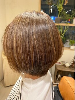 マイルズヘアータイム MILES hair timeの写真/【西田辺駅より5分】ダメージレス×高発色!こだわりの商材を使用して白髪を"活かす"デザイン提案が魅力♪