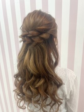 ゴート アミティ(G.O.A.T AMITY) ガーリースタイル/心斎橋/ヘアメ/セットサロン