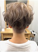 白髪ぼかしハイライト★ミルクティーベージュ★刈り上げショート