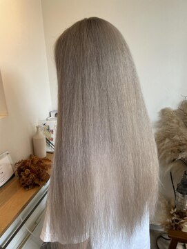 レオン(Re:ON) ホワイトベージュ!