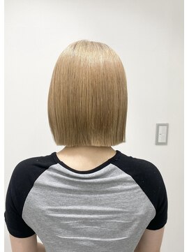 アンリ(Anli) 【tomomi＊プツッとボブ　ハイトーンボブ　金髪ボブ　】