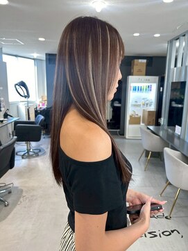 キング 心斎橋店(K!ng) ハイライトカラーミルクティーベージュレイヤーカット