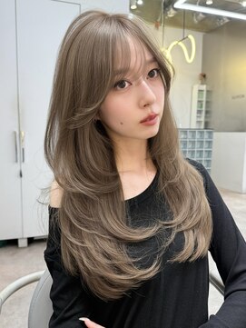 ソヨン 大宮店(SOYON) ふんわりレイヤーカット×ミルクティーベージュ