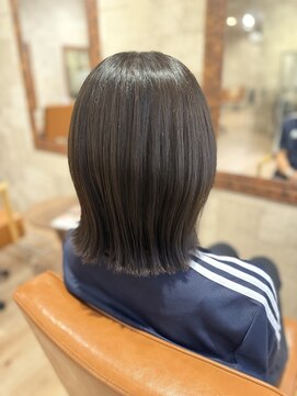 ヘアサロン アプリ(hair salon APPLI) 透明感ダークカラー×切りっぱなしミディ