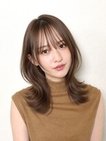 ロッカ(LOCCA)&nbsp;外ハネ　レイヤースタイル　顔周りレイヤー