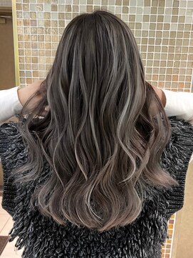 ヨロ 小岩(YOLO) ハイライトカラーミルクティーベージュケアブリーチダブルカラー