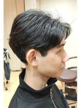 カズ 中津店(KAZU) MEN'S　HAIR　　センターパート メンズパーマ