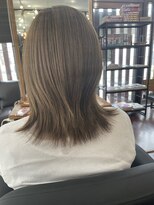 イブヘアー(eve. Hair) ミディアムレイヤー×ベージュ系カラー