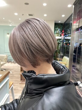 モリオフロムロンドン 大宮店(morio from London) 【ショートボブ／ブリーチ/グレージュ】