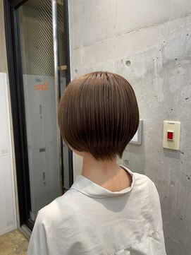 ホネン(honen) 美シルエットショート×柔らかブラウン