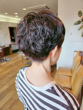 ヘアーメイク ピグレット(HAIR MAKE PIGLET) 大人な刈り上げショートヘアー