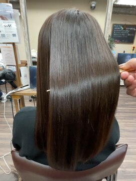 レディオ ザ イシン(LeDio the ISIN) 髪質改善/白髪染め/白髪ぼかし/縮毛矯正/ヘッドスパ【星川】