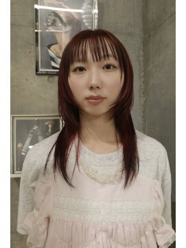 ハッシュカットと赤髪