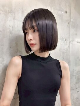 プラス ファースト ヘア(Plus 1st) ぱつっとボブ×アッシュブラック