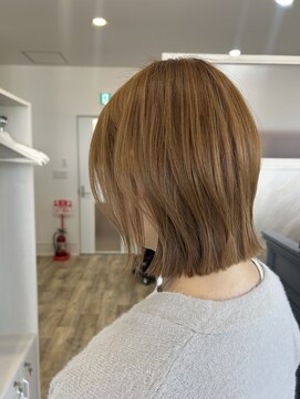 シアリー(SHEERIE) ハイトーン外はねボブ