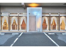 サイン ハニー(Sign honey)の雰囲気（お店の前に駐車場があります♪）