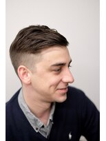 バングス(bangs)&nbsp;ツーブロックのナチュラルサイドパート。