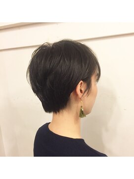 カタチヘアー(HAIR) 。。。。。。。。。春。。。ショート。。。カタチ。。。