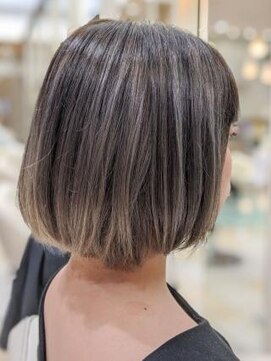 グランシュ 青葉台店(GranCieux) シルバーアッシュ×小顔ボブ