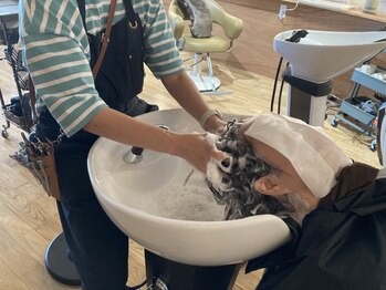 ジーナ(gina)の写真/【盛岡】COTAのヘッドスパで頭皮ケア＊汚れをスッキリ除去し、健康な頭皮環境へと導きます。