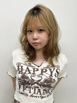 ハチ(HACHI) 小顔にも見えちゃう＊ミディアムレイヤー