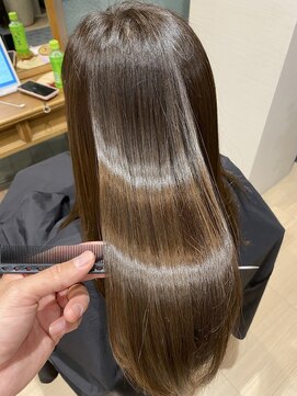 リル 人形町(RirE) 艶感あふれるナチュラルストレート