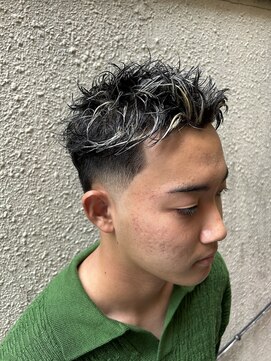 スティーロ 渋谷(Steelo) スキンフェード×スパイキーショート×ハイライト