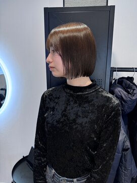 ホープ(hope) あご下1cmぱつっとボブ【大阪/梅田】
