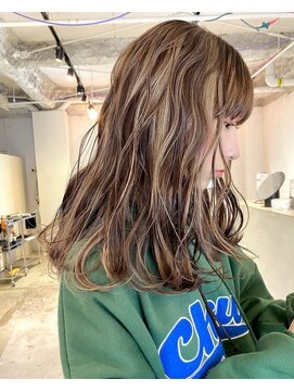 ルーム(Loom.) デザインカラーコントラストハイライト切りっぱなしボブ