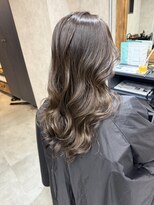 サニー 渋谷(SUNNY)&nbsp;バレイヤージュ、ハイライト、レイヤーロング、グレーベージュ