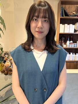 ウィム(wim) " ミディアムレイヤー " /ローレイヤー/くびれミディ/顔周り