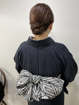 セニシエンタ(CENICIENTA) シンプルシニヨン