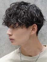 フィフス(fifth)&nbsp;原宿波巻きスパイラルパーマラウンドマッシュカット刈り上げ黒髪