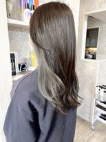 キャアリー(Caary)&nbsp;福山市Caary艶髪ブリーチインナーカラーグレージュ寒色20代30代