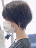 大人可愛い前髪長めの耳掛けショートボブアッシュブラウン小林