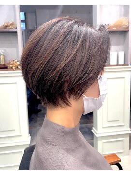 ザシー オモテサンドウ(The C) 小顔補正立体カット大人ショートショコラアッシュ/TheC