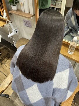 ヨンセンチメートルヒロサカ(4cm HIROSAKA) 髪質育成ストレート