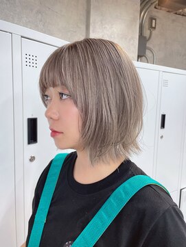 リミットバイアフィナー 大宮店(limit by Afinar) レイヤーボブ/ブリーチ/ミルクティー/ミルクティーベージュ