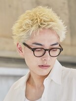 フィフス(fifth)&nbsp;原宿短髪スパイキーショートヘアブリーチカラーツーブロック30代