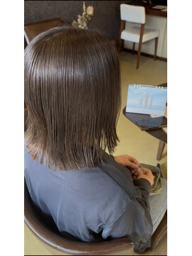 ロマンヤカタ ファース(ROMAN YAKATA fars) ブリーチありグレージュ　上窪　10/17