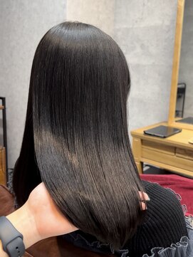 ナチュラル グロー 仙台駅前店(Natural grow) 艶ストレート/地毛風ダークカラー