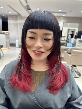 ピークアブー ワン(PEEK-A-BOO ONE) 姫カット#レイヤーカット#デザインカラー#赤カラー