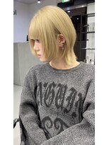 ソルバイジゼル(sol by gisele)&nbsp;くすみイエローベージュ×パッツンショートウルフ