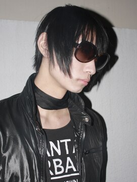 ココ 原宿(KOKO) ＊前下がりレイヤーシャギーカットストレート黒髪